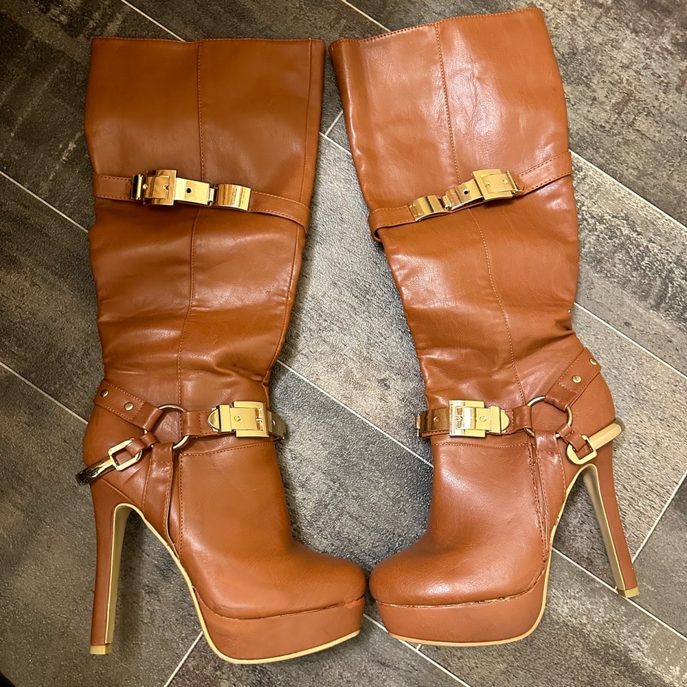 Cognac Boots